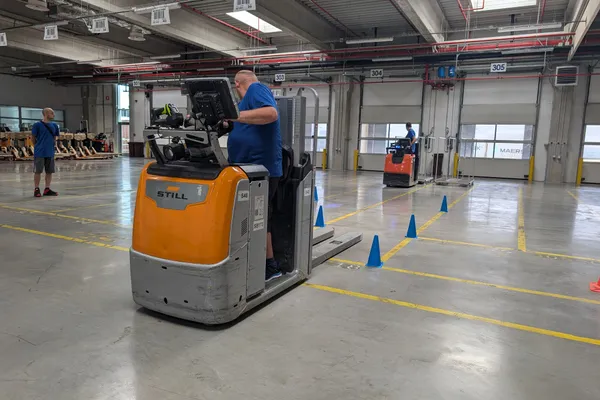 Курс за Стакер